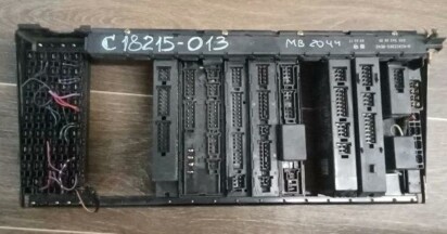 Блок предохранителей - Mercedes Benz 2044 4х2 (2044) - c18215-013