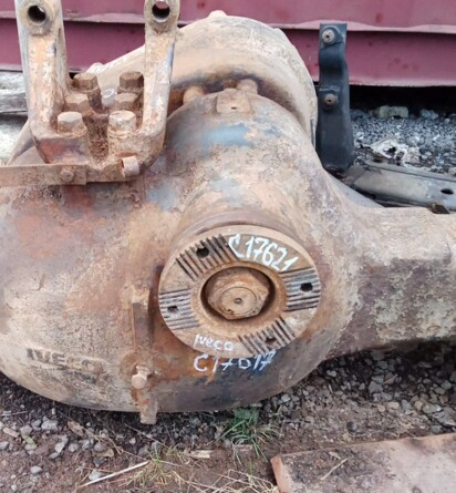 Вал проходного редуктора - Iveco Astra 6x6 (Astra) (42102318) - c17621